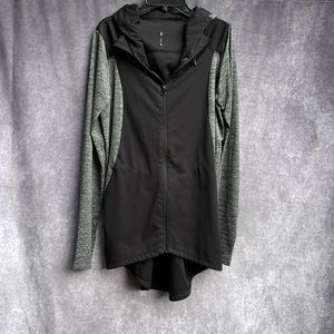 Women's lightweight windbreaker